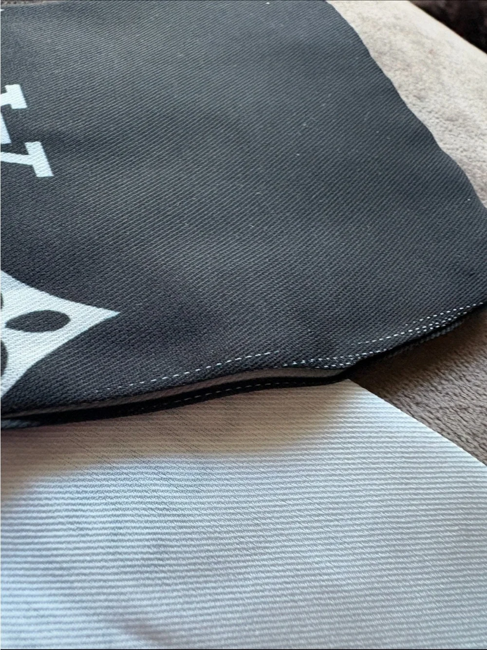 Louis Vuitton Black & White Silk twilly/bandeau